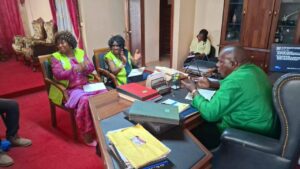 Photo Publication Facebook du RADD du 17 février 2026 : "𝗣𝗿𝗲́𝗽𝗮𝗿𝗮𝘁𝗶𝗳𝘀 𝗱𝗲 𝗹𝗮 𝗙𝗢𝗦𝗣𝗔𝗖𝟲, 𝗟𝗲 𝗥𝗔𝗗𝗗 𝗱𝗮𝗻𝘀 𝗹𝗲𝘀 𝗱𝗲𝗿𝗻𝗶𝗲𝗿𝘀 𝗿𝗲́𝗴𝗹𝗮𝗴𝗲𝘀 𝗮𝘃𝗲𝗰 𝗹𝗲 𝗦𝗼𝘂𝘀 𝗣𝗿𝗲𝗳𝗲𝘁, 𝗹𝗲 𝗠𝗮𝗶𝗿𝗲, 𝗹𝗲𝘀 𝗿𝗲𝘀𝗽𝗼𝗻𝘀𝗮𝗯𝗹𝗲𝘀 𝗱𝗲𝘀 𝗰𝗲𝗻𝘁𝗿𝗲𝘀 𝗱'𝗮𝗰𝗰𝘂𝗲𝗶𝗹 𝗮̀ 𝗘𝘀𝘀𝗲"